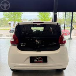FIAT - MOBI 1.0 8V EVO FLEX LIKE. MANUAL - 2019/2020 - BRANCA - R$ 51.900,00