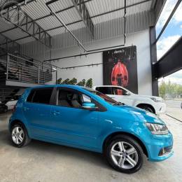 VOLKSWAGEN - FOX 1.6 MSI COMFORTLINE 8V FLEX 4P MANUAL - 2015/2015 - AZUL - R$ 47.900,00