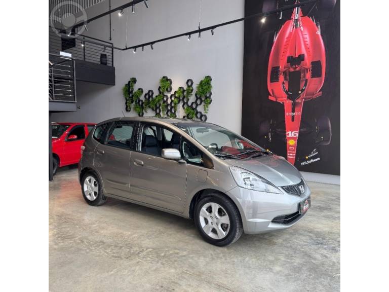 HONDA - FIT 1.4 LX 16V FLEX 4P AUTOMÁTICO - 2010/2011 - CINZA - R$ 47.900,00