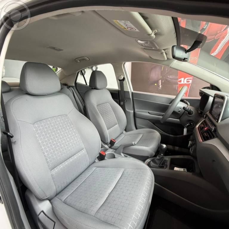 HYUNDAI - HB20S 1.0 COMFORT 12V FLEX 4P MANUAL - 2023/2024 - BRANCA - R$ 86.900,00