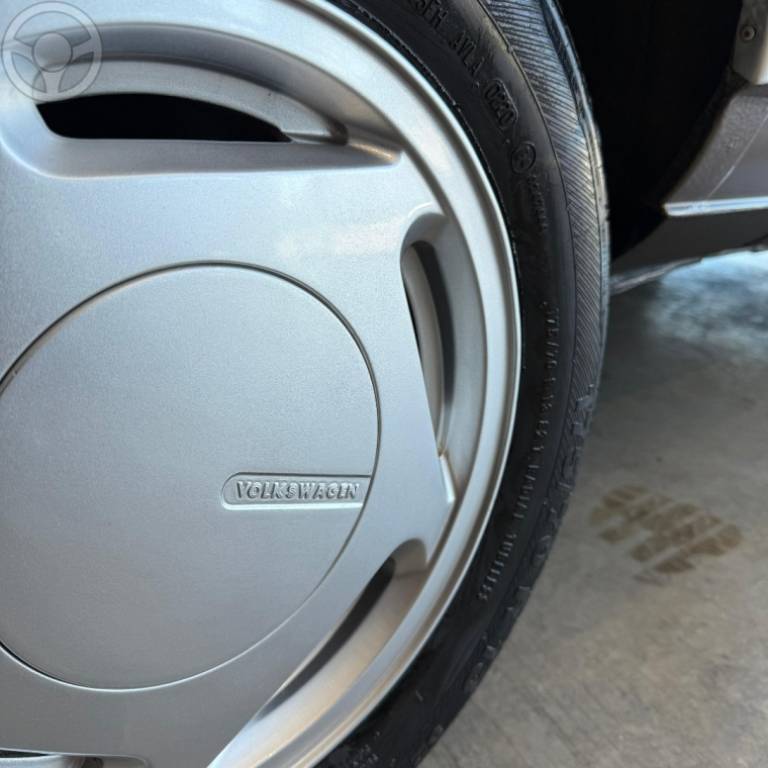 VOLKSWAGEN - SANTANA 2.0 GLS 8V 2P MANUAL - 1988/1989 - MARROM - R$ 40.000,00
