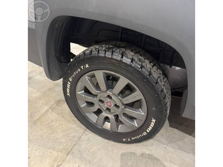 FIAT - STRADA 1.8 MPI ADVENTURE CD 16V FLEX 3P MANUAL - 2018/2019 - PRATA - R$ 86.900,00
