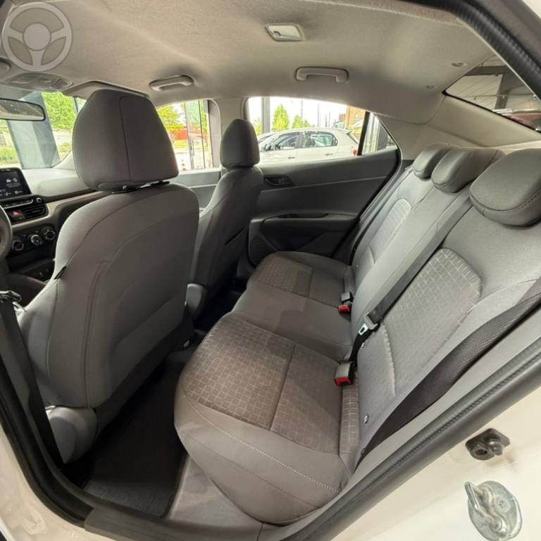 HYUNDAI - HB20S 1.0 COMFORT 12V FLEX 4P MANUAL - 2023/2024 - BRANCA - R$ 86.900,00