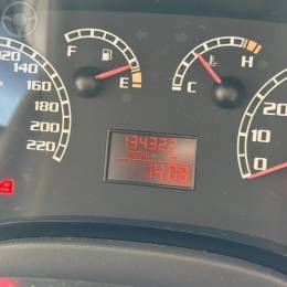 FIAT - PALIO 1.8 MPI HLX 8V FLEX 4P MANUAL - 2005/2006 - PRATA - R$ 28.900,00