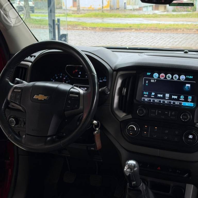 CHEVROLET - S10 2.5 LTZ 4X4 CD 16V FLEX 4P MANUAL - 2016/2017 - VERMELHA - R$ 135.900,00