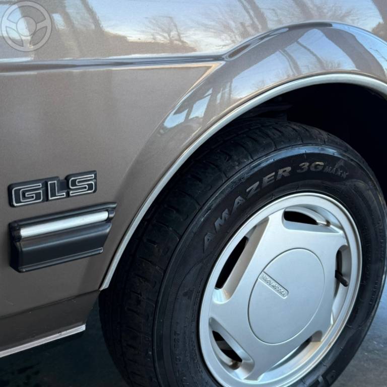 VOLKSWAGEN - SANTANA 2.0 GLS 8V 2P MANUAL - 1988/1989 - MARROM - R$ 45.900,00