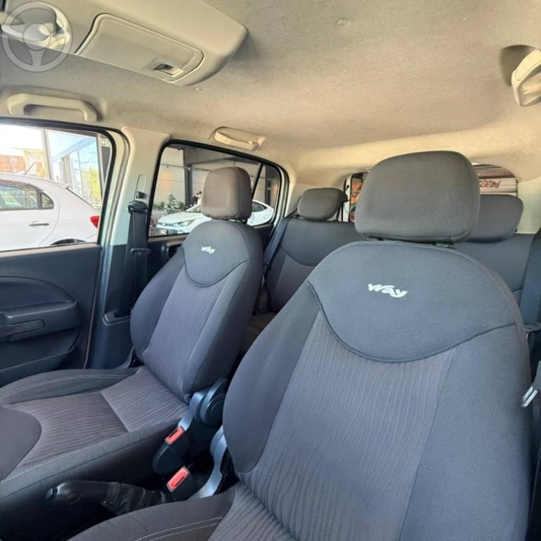 FIAT - UNO 1.4 WAY 8V FLEX 4P MANUAL - 2013/2013 - BRANCA - R$ 38.900,00