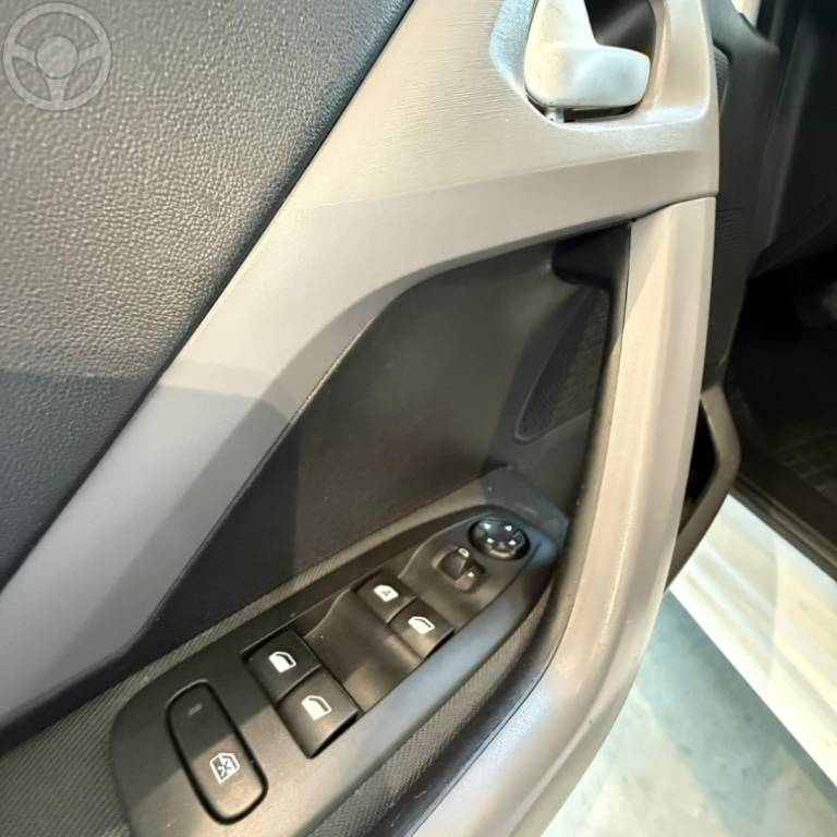 PEUGEOT - 208 1.6 ALLURE 16V FLEX 4P AUTOMÁTICO - 2017/2018 - BRANCA - R$ 62.900,00