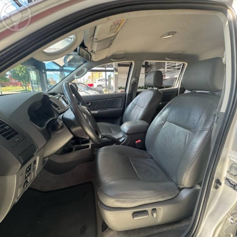 TOYOTA - HILUX 2.7 SRV 4X4 CD 16V FLEX 4P AUTOMÁTICO - 2014/2014 - PRATA - R$ 129.000,00