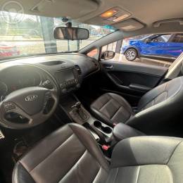 KIA MOTORS - CERATO 1.6 SX 16V FLEX 4P AUTOMÁTICO - 2015/2015 - MARROM - R$ 69.900,00