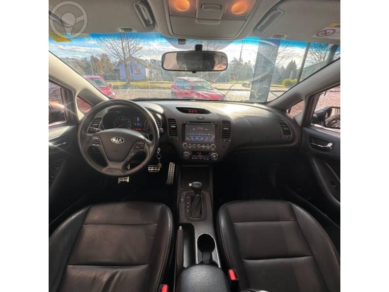 KIA MOTORS - CERATO 1.6 SX 16V FLEX 4P AUTOMÁTICO - 2015/2015 - MARROM - R$ 67.900,00