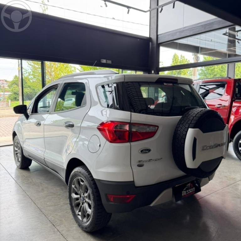 FORD - ECOSPORT 1.6 FREESTYLE 16V FLEX 4P MANUAL - 2013/2014 - BRANCA - R$ 57.900,00