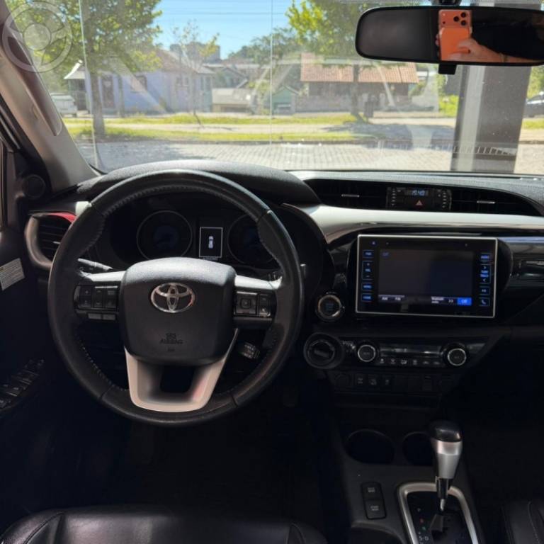 TOYOTA - HILUX 2.8 SRX 4X4 CD 16V DIESEL 4P AUTOMÁTICO - 2016/2016 - BRANCA - R$ 179.900,00