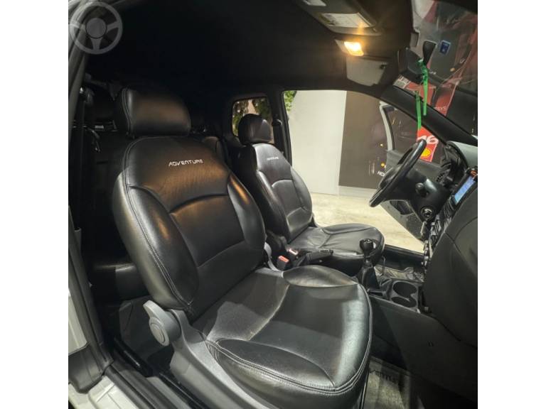 FIAT - STRADA 1.8 MPI ADVENTURE CD 16V FLEX 3P MANUAL - 2018/2019 - PRATA - R$ 86.900,00