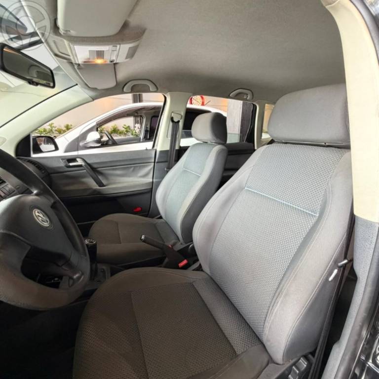 VOLKSWAGEN - POLO 1.6 MI SPORTLINE 8V FLEX 4P MANUAL - 2008/2009 - PRETA - R$ 31.500,00
