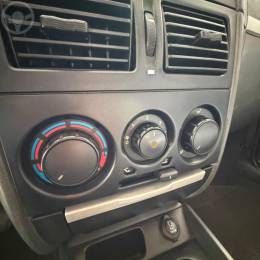 FIAT - PALIO 1.8 MPI HLX 8V FLEX 4P MANUAL - 2005/2006 - PRATA - R$ 28.900,00