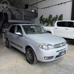 FIAT - PALIO 1.8 MPI HLX 8V FLEX 4P MANUAL - 2005/2006 - PRATA - R$ 28.900,00