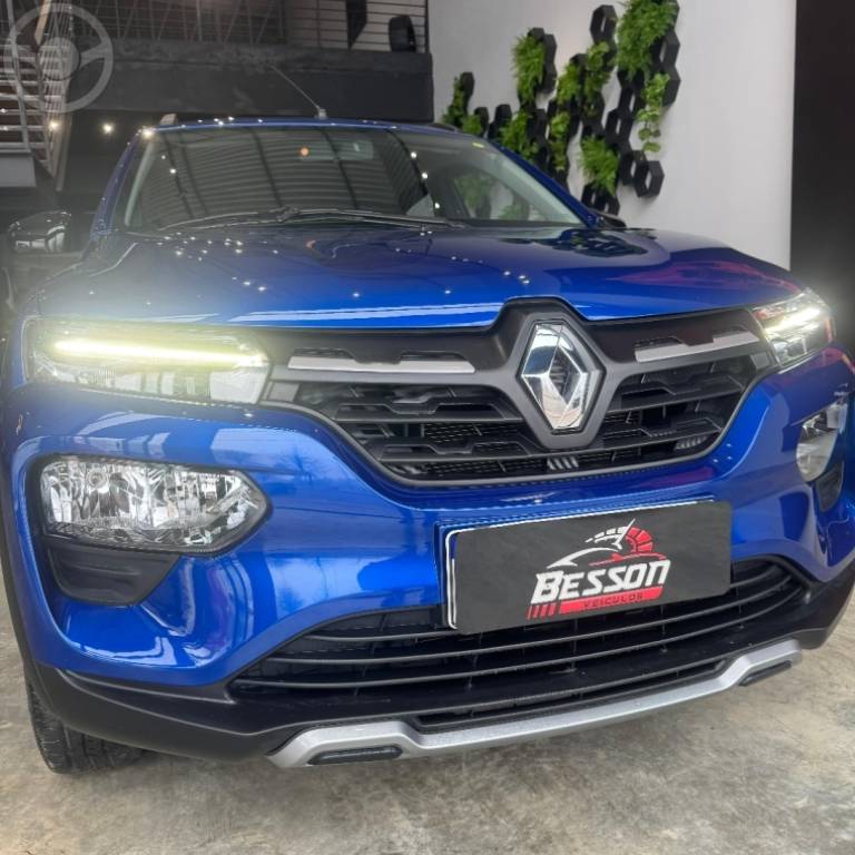 RENAULT - KWID 1.0 12V OUTSIDER FLEX 4P MANUAL - 2022/2023 - AZUL - R$ 67.900,00