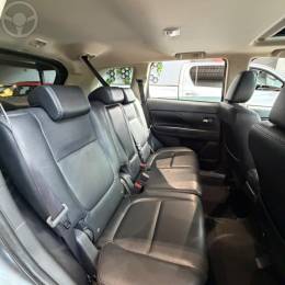 MITSUBISHI - OUTLANDER 2.0 16V 4P AUTOMÁTICO - 2015/2016 - CINZA - R$ 91.900,00