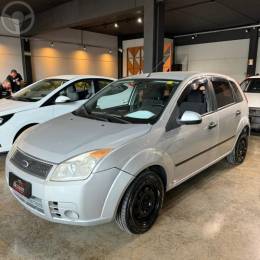 FORD - FIESTA 1.6 MPI CLASS HATCH 8V FLEX 4P MANUAL - 2007/2008 - PRATA - R$ 23.900,00