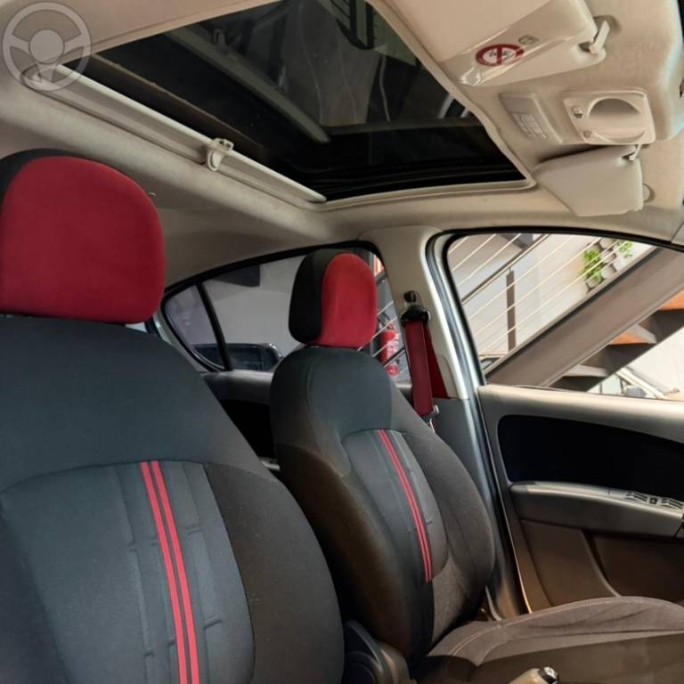 FIAT - PALIO 1.6 MPI SPORTING 16V FLEX 4P MANUAL - 2014/2015 - BRANCA - R$ 47.900,00