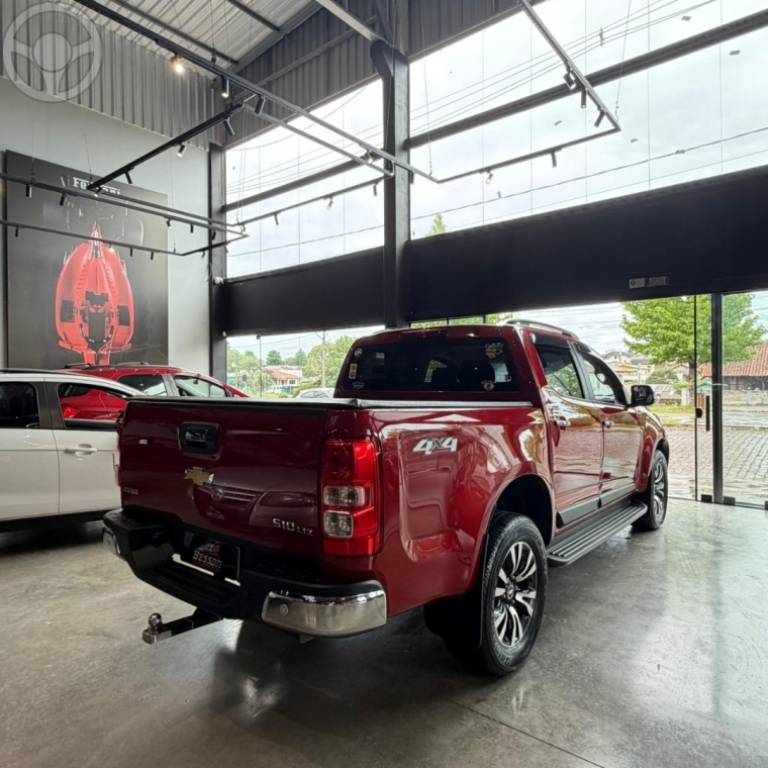 CHEVROLET - S10 2.5 LTZ 4X4 CD 16V FLEX 4P MANUAL - 2016/2017 - VERMELHA - R$ 135.900,00