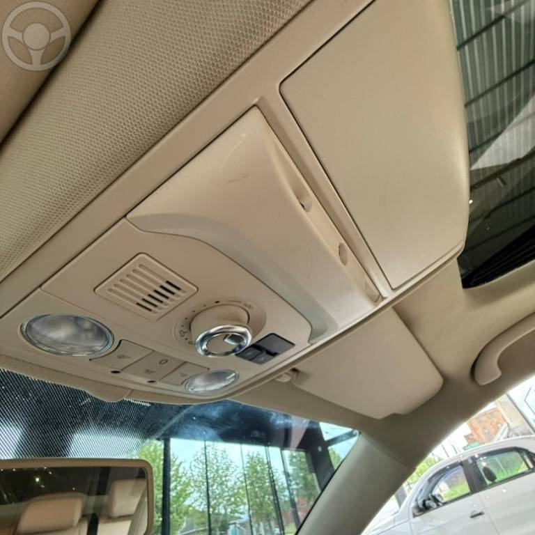 VOLKSWAGEN - JETTA 2.0 COMFORTLINE FLEX 4P MANUAL - 2012/2012 - BRANCA - R$ 64.900,00