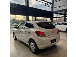 CHEVROLET - ONIX 1.0 MPFI JOY 8V FLEX 4P MANUAL - 2018/2018 - BRANCA - R$ 52.900,00