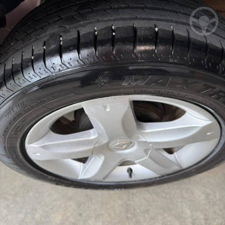 RENAULT - SANDERO 1.6 STEPWAY 16V FLEX 4P MANUAL - 2011/2011 - PRATA - R$ 36.900,00