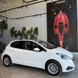 PEUGEOT - 208 1.6 ALLURE 16V FLEX 4P AUTOMÁTICO - 2017/2018 - BRANCA - R$ 62.900,00
