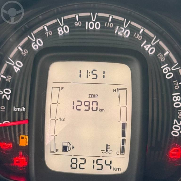 FIAT - MOBI 1.0 8V EVO FLEX LIKE. MANUAL - 2019/2020 - BRANCA - R$ 51.900,00