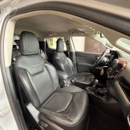 FIAT - TORO 1.8 16V EVO FLEX FREEDOM AUTOMÁTICO - 2018/2019 - PRATA - R$ 96.900,00