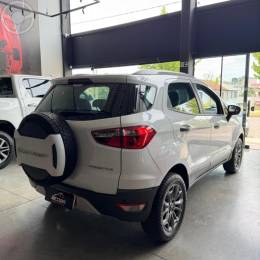 FORD - ECOSPORT 1.6 FREESTYLE 16V FLEX 4P MANUAL - 2013/2014 - BRANCA - R$ 57.900,00
