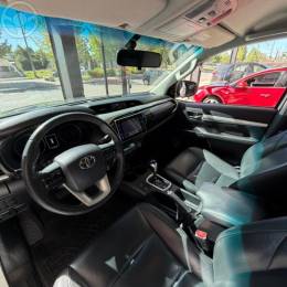 TOYOTA - HILUX 2.8 SRX 4X4 CD 16V DIESEL 4P AUTOMÁTICO - 2016/2016 - BRANCA - R$ 179.900,00