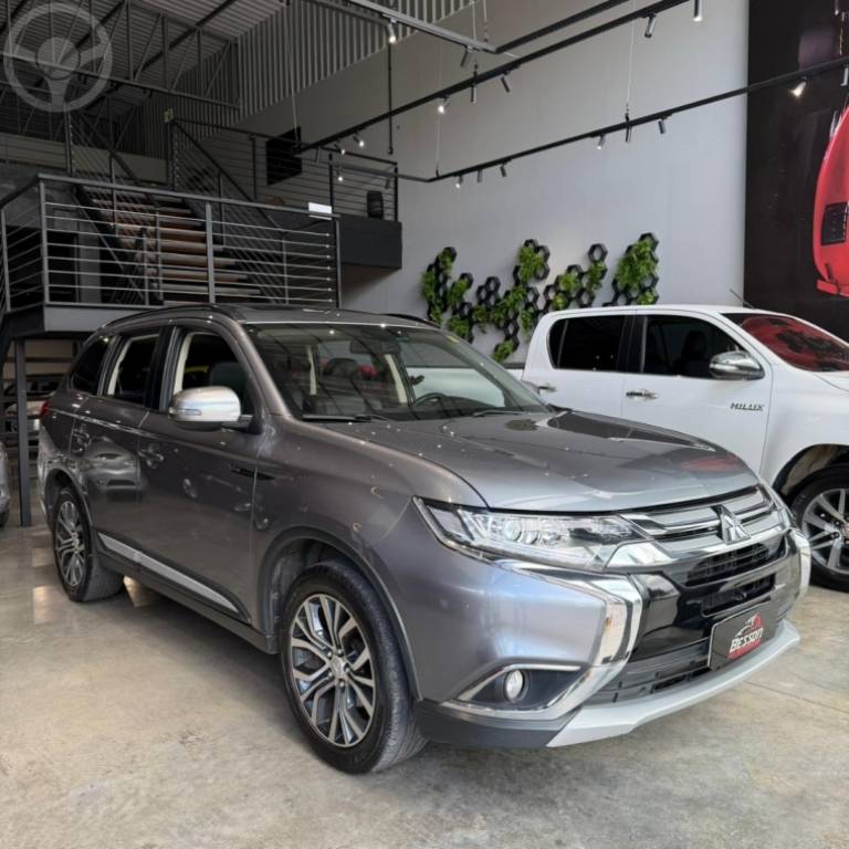 MITSUBISHI - OUTLANDER 2.0 16V 4P AUTOMÁTICO - 2015/2016 - CINZA - R$ 91.900,00