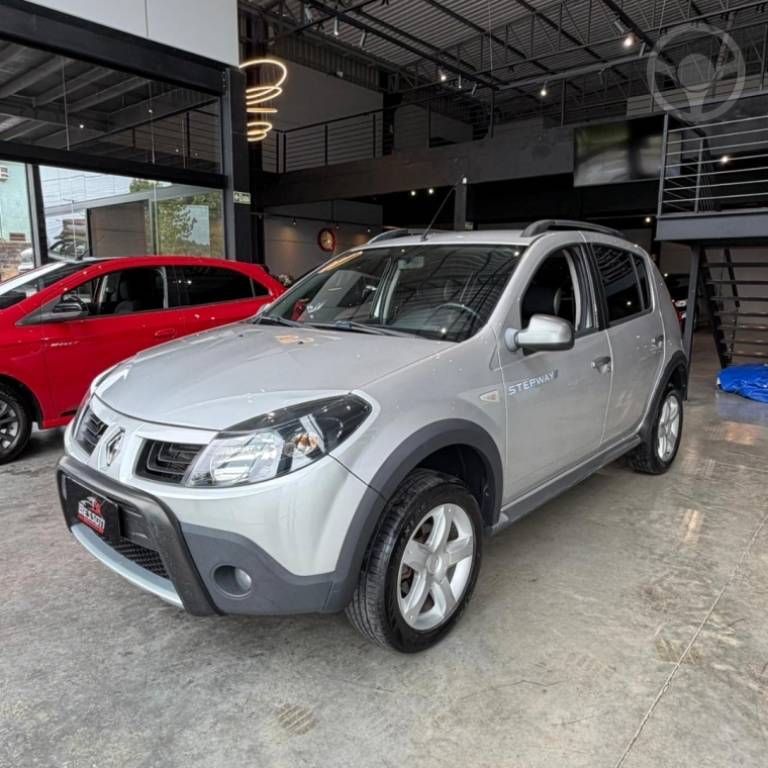 RENAULT - SANDERO 1.6 STEPWAY 16V FLEX 4P MANUAL - 2011/2011 - PRATA - R$ 36.900,00