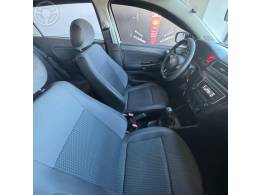 VOLKSWAGEN - VOYAGE 1.0 12V MPI TOTALFLEX TRENDLINE 4P MANUAL - 2017/2017 - BRANCA - R$ 49.900,00
