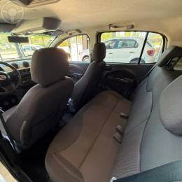 FIAT - UNO 1.4 WAY 8V FLEX 4P MANUAL - 2013/2013 - BRANCA - R$ 38.900,00