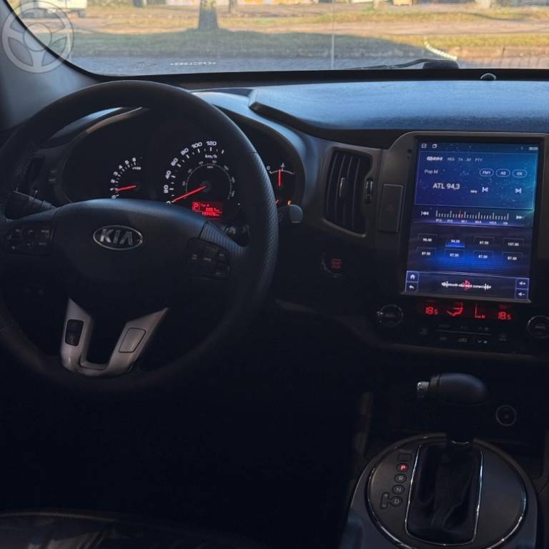 KIA MOTORS - SPORTAGE 2.0 EX 4X2 16V FLEX 4P AUTOMÁTICO - 2013/2014 - PRATA - R$ 84.900,00