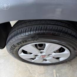 FIAT - UNO 1.0 EVO WAY 8V FLEX 4P MANUAL - 2012/2013 - BRANCA - R$ 37.900,00