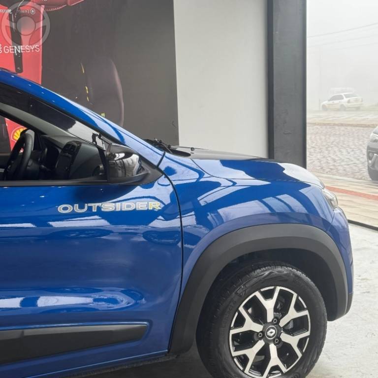 RENAULT - KWID 1.0 12V OUTSIDER FLEX 4P MANUAL - 2022/2023 - AZUL - R$ 67.900,00