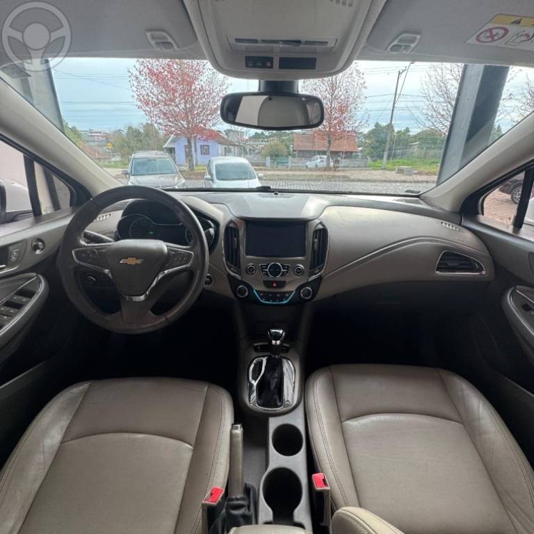 CHEVROLET - CRUZE 1.4 TURBO LTZ 16V FLEX 4P AUTOMÁTICO - 2017/2018 - BRANCA - R$ 91.900,00