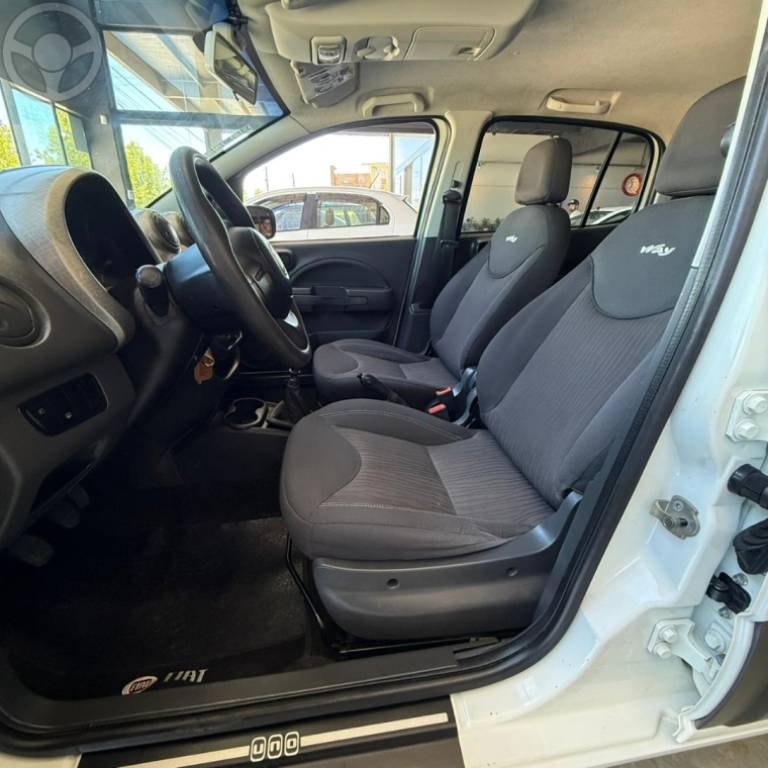 FIAT - UNO 1.4 WAY 8V FLEX 4P MANUAL - 2013/2013 - BRANCA - R$ 38.900,00