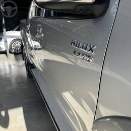 TOYOTA - HILUX 2.7 SRV 4X4 CD 16V FLEX 4P AUTOMÁTICO - 2014/2014 - PRATA - R$ 129.000,00