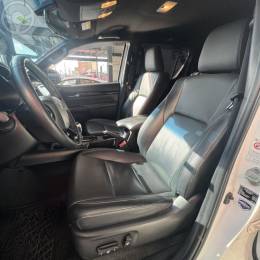 TOYOTA - HILUX 2.8 SRX 4X4 CD 16V DIESEL 4P AUTOMÁTICO - 2018/2019 - BRANCA - R$ 215.000,00