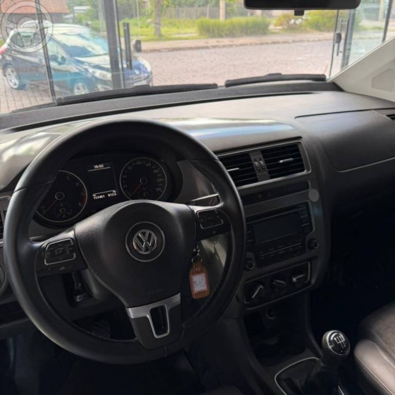 VOLKSWAGEN - FOX 1.6 MSI COMFORTLINE 8V FLEX 4P MANUAL - 2015/2015 - AZUL - R$ 47.900,00