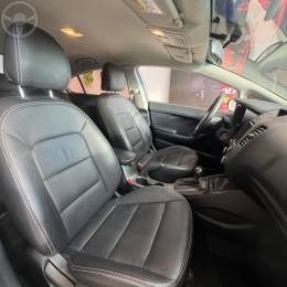 KIA MOTORS - CERATO 1.6 SX 16V FLEX 4P AUTOMÁTICO - 2015/2015 - MARROM - R$ 69.900,00