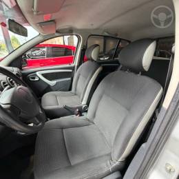 RENAULT - SANDERO 1.6 STEPWAY 16V FLEX 4P MANUAL - 2011/2011 - PRATA - R$ 36.900,00