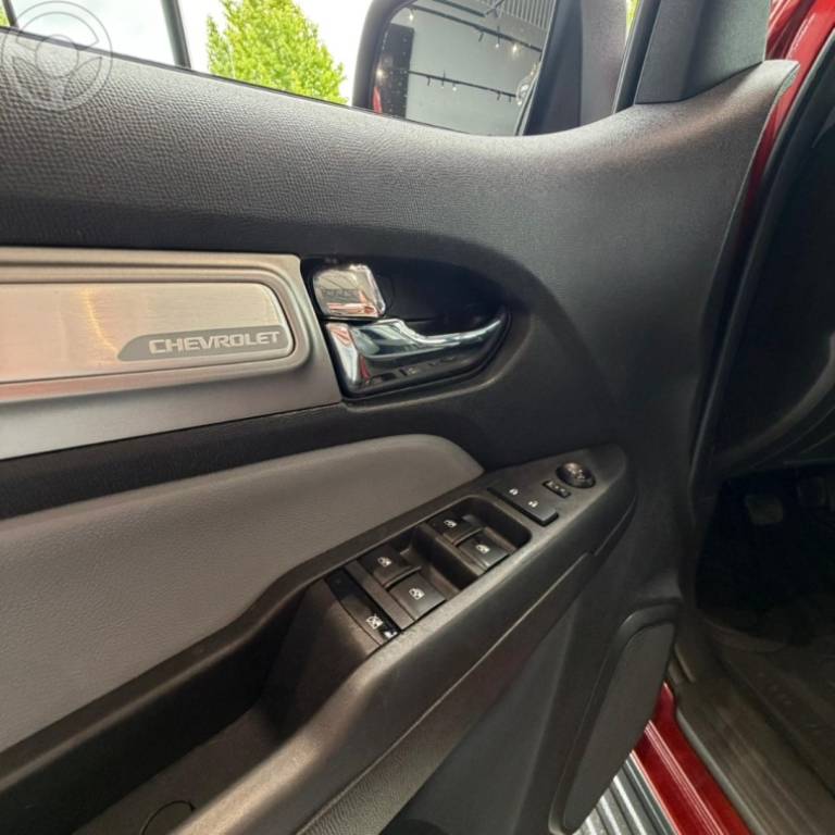 CHEVROLET - S10 2.5 LTZ 4X4 CD 16V FLEX 4P MANUAL - 2016/2017 - VERMELHA - R$ 135.900,00