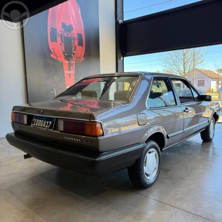 VOLKSWAGEN - SANTANA 2.0 GLS 8V 2P MANUAL - 1988/1989 - MARROM - R$ 45.900,00